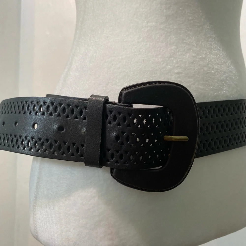 Chico’s dark brown leather belt.Size M/L is 42” long